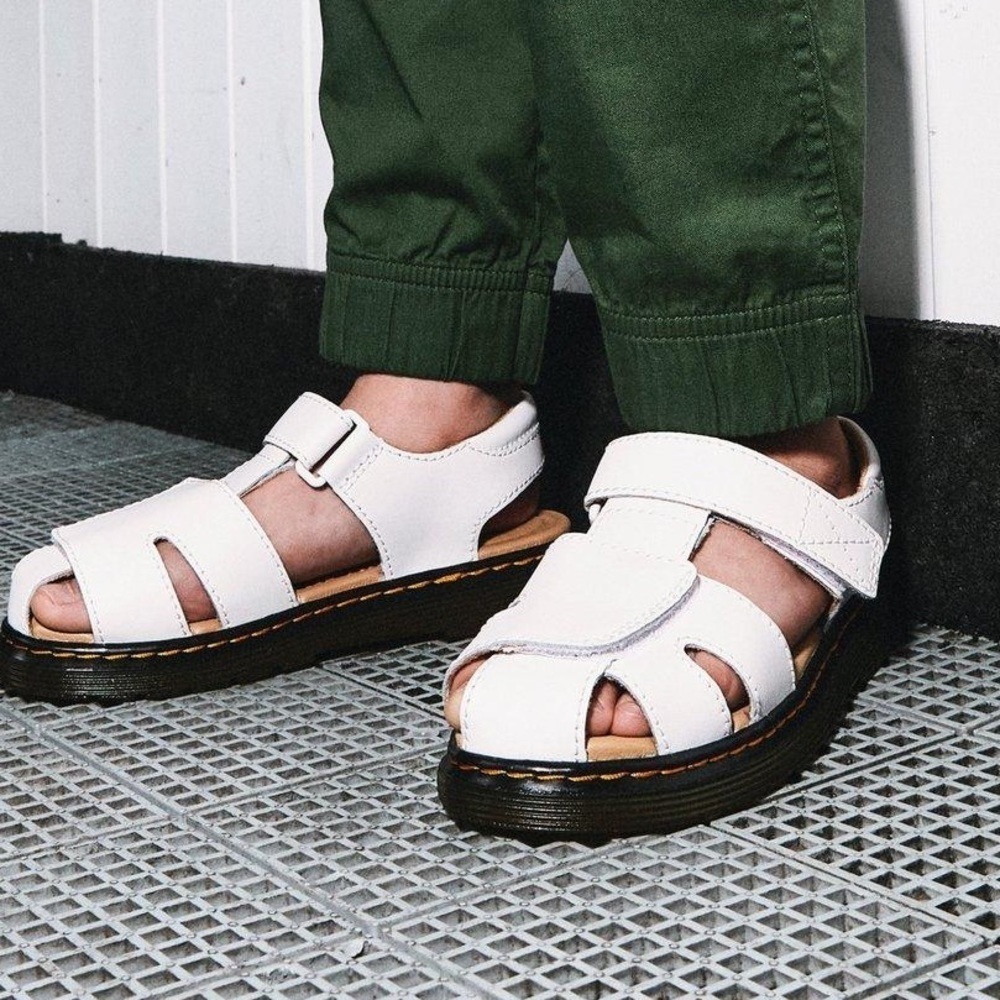 DR Martens JUNIOR MOBY II LEATHER VELCRO
SANDALS White